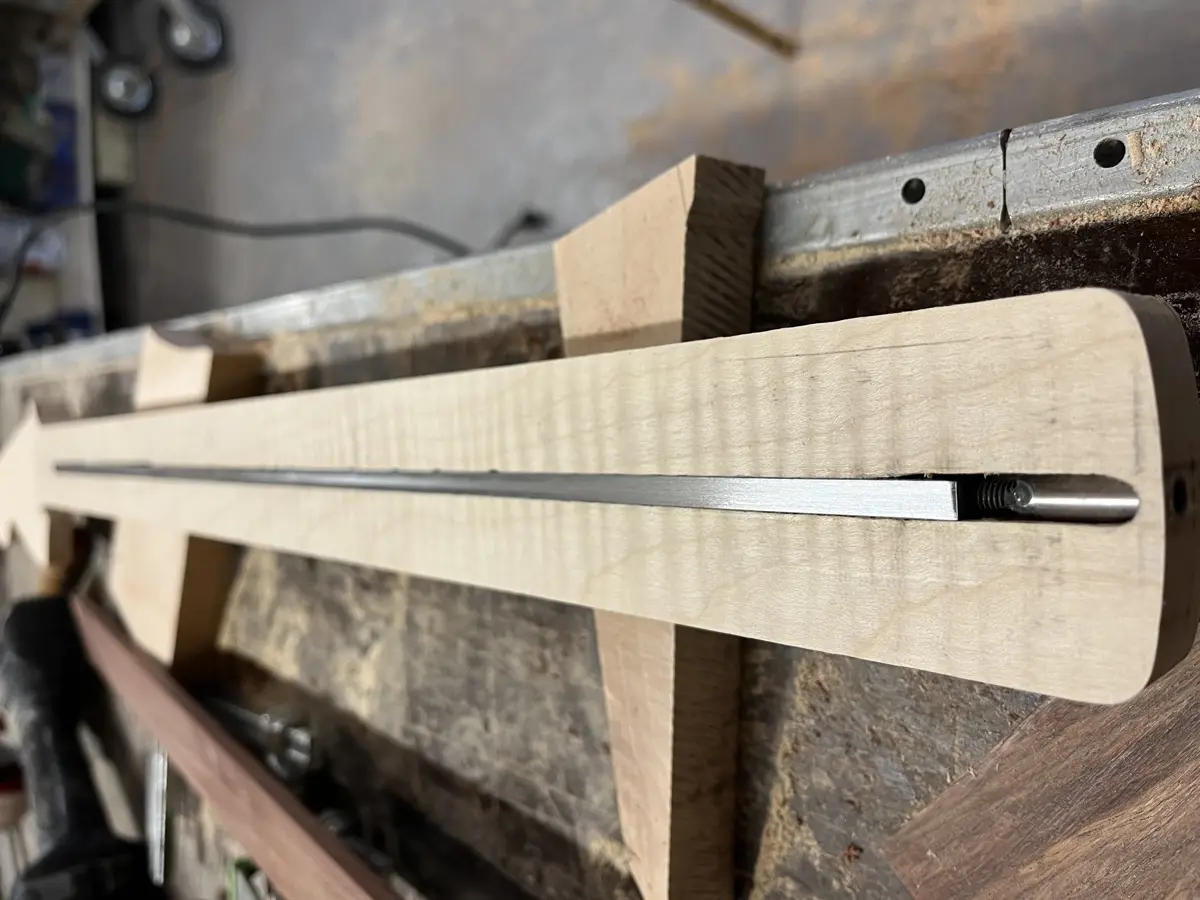 Atelier lutherie — outils luthier